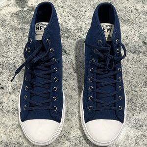 Nothing New Women’s High Top sneaker. navy/white. Size 7.5. NIB.